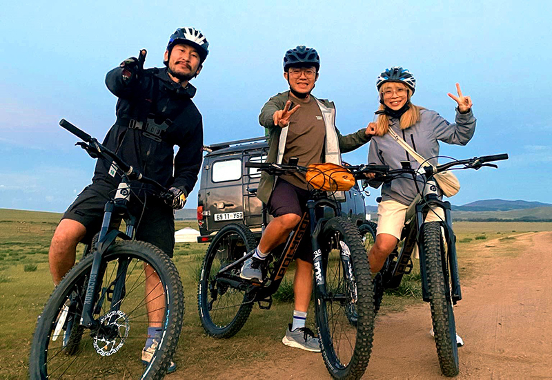Nomadic relay cycling tour 2024